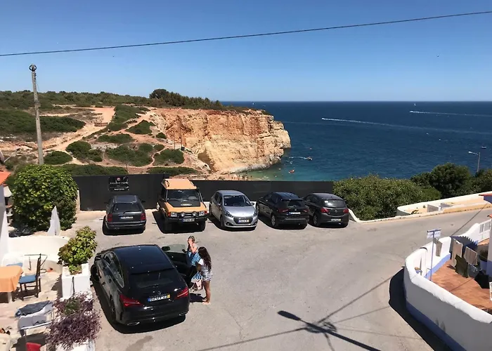 House Located In Opposite Of Beach! Lagoa (Algarve)