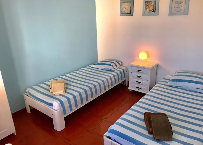 House Located In Opposite Of Beach! Daire Lagoa (Algarve)