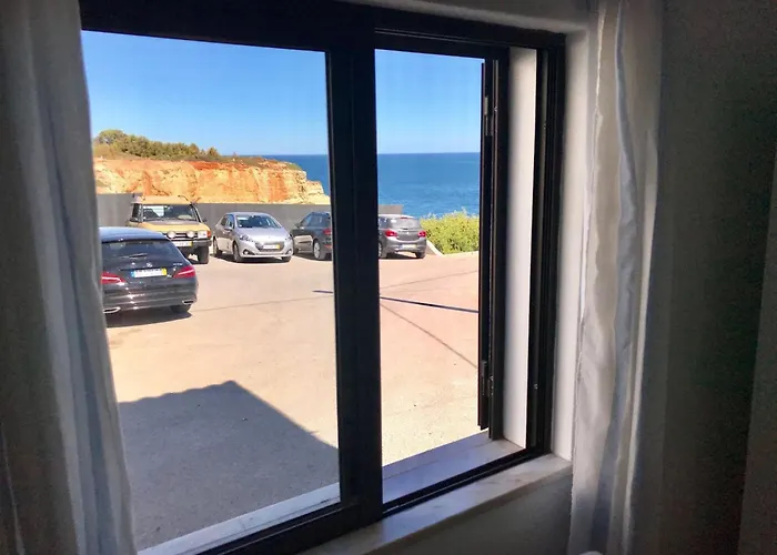 House Located In Opposite Of Beach! Lagoa (Algarve)