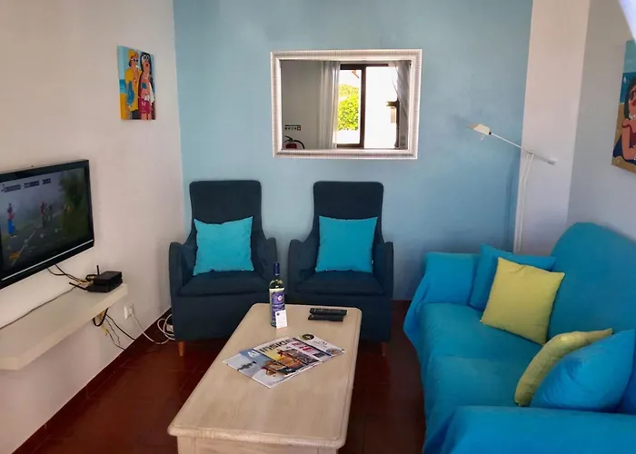House Located In Opposite Of Beach! Appartement *