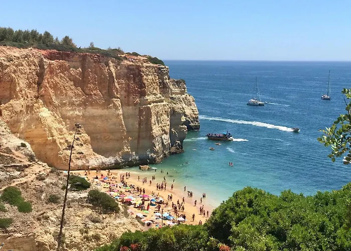 Appartement House Located In Opposite Of Beach! *