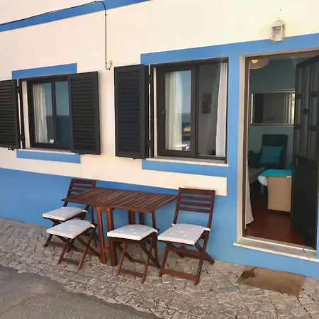 アパート House Located In Opposite Of Beach!