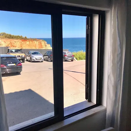 House Located In Opposite Of Beach! ラゴア